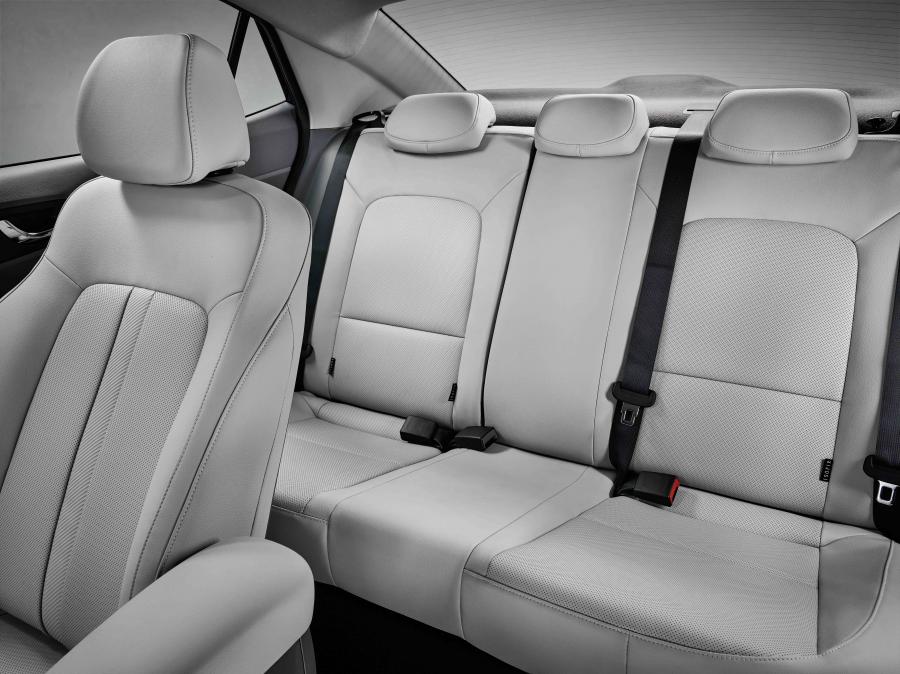 Интерьер Hyundai HB20S 2019 года  (фото 14 из 24)